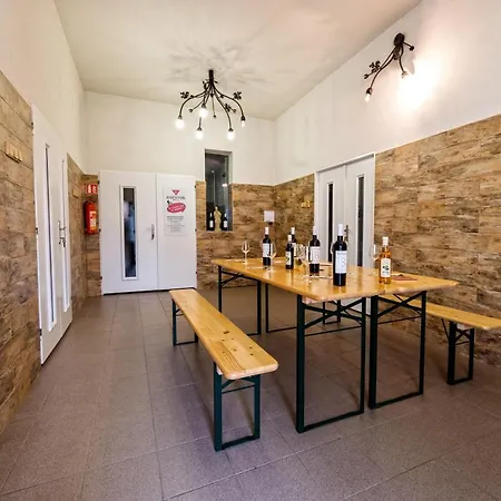 U Kostela 3* Mikulčice