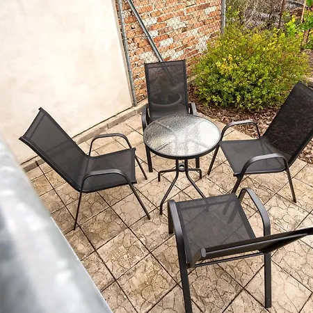 U Kostela 3* Mikulcice