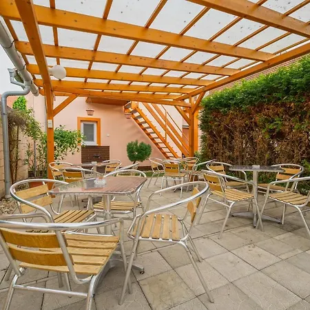 U Kostela Гостевой дом Mikulcice